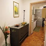 Casa Dei Fiori Colorful דירה